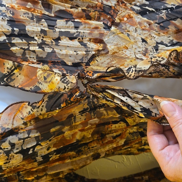 Notations Ruffled Sheer Top - Picture 4 of 9